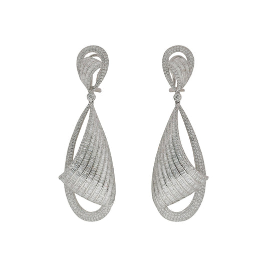 Regal Radiance Earring in White Gold With White Diamonds